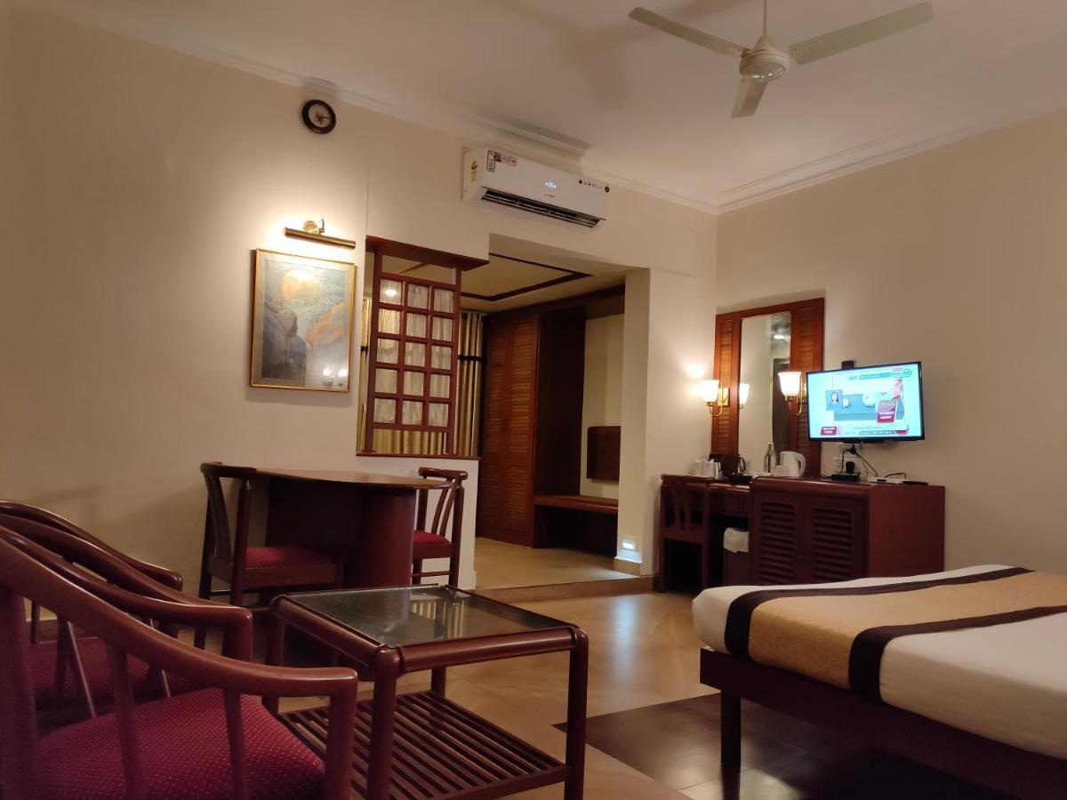 Yuvarani Residency Kochi Εξωτερικό φωτογραφία