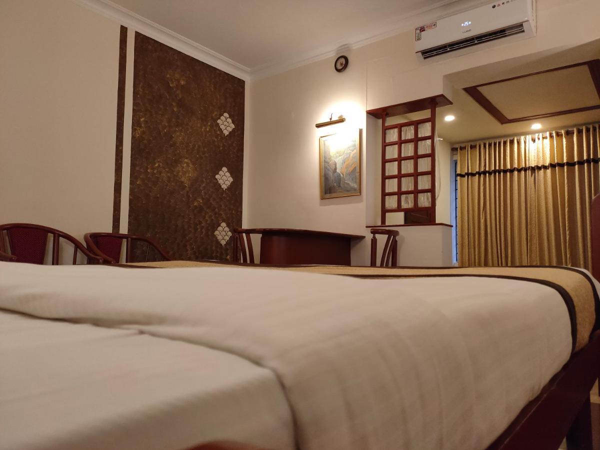 Yuvarani Residency Kochi Εξωτερικό φωτογραφία