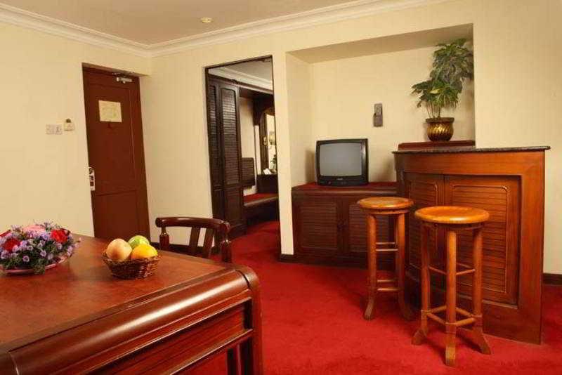 Yuvarani Residency Kochi Εξωτερικό φωτογραφία