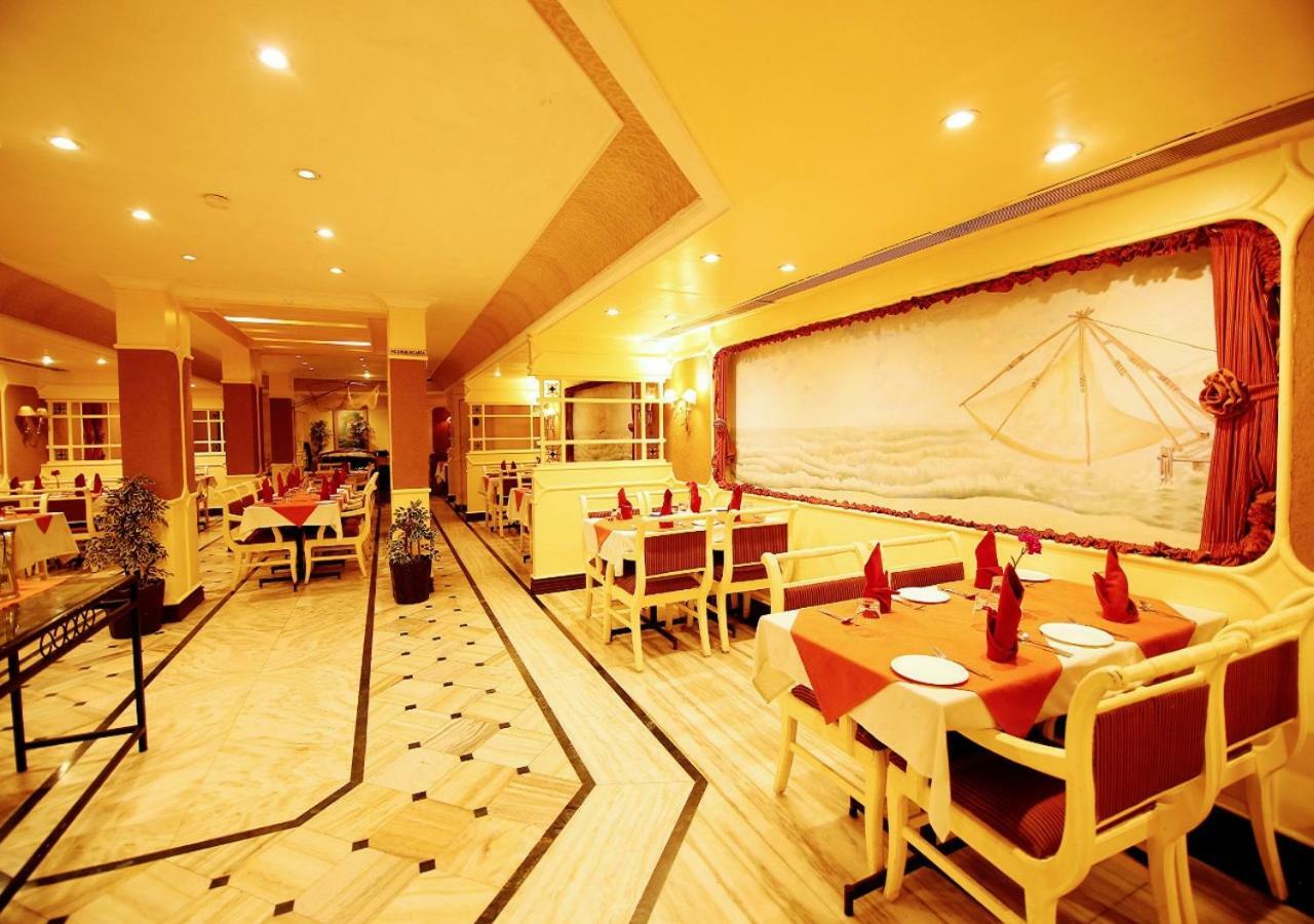 Yuvarani Residency Kochi Εξωτερικό φωτογραφία