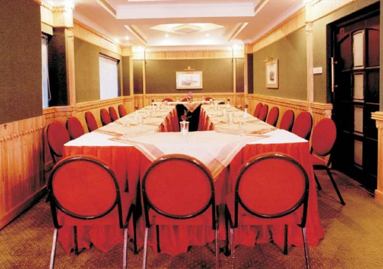 Yuvarani Residency Kochi Εξωτερικό φωτογραφία