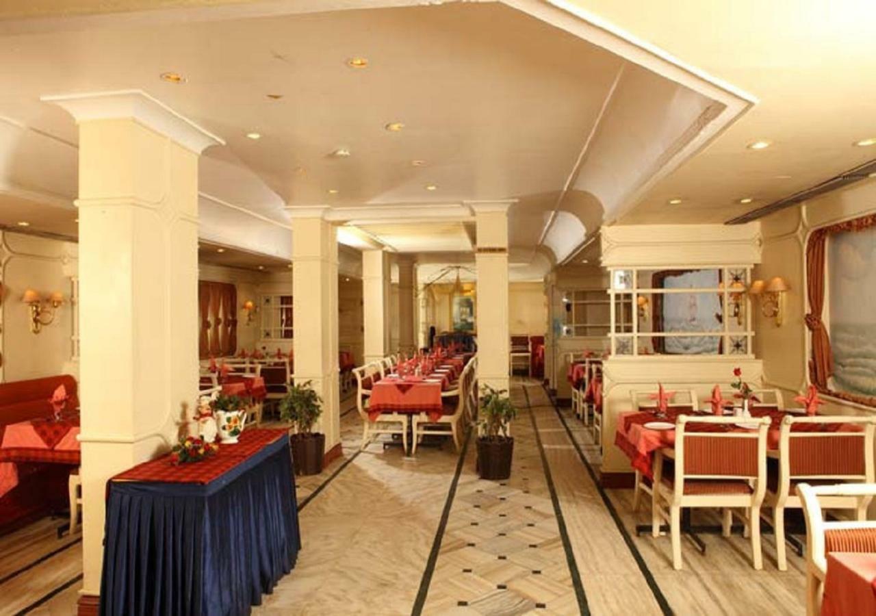Yuvarani Residency Kochi Εξωτερικό φωτογραφία