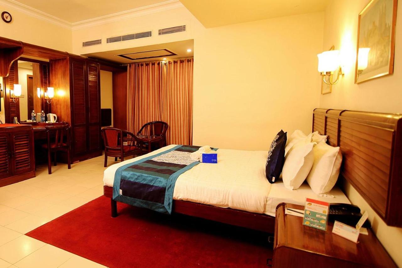 Yuvarani Residency Kochi Εξωτερικό φωτογραφία