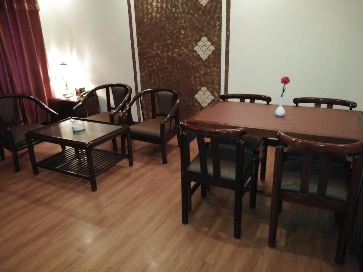 Yuvarani Residency Kochi Εξωτερικό φωτογραφία