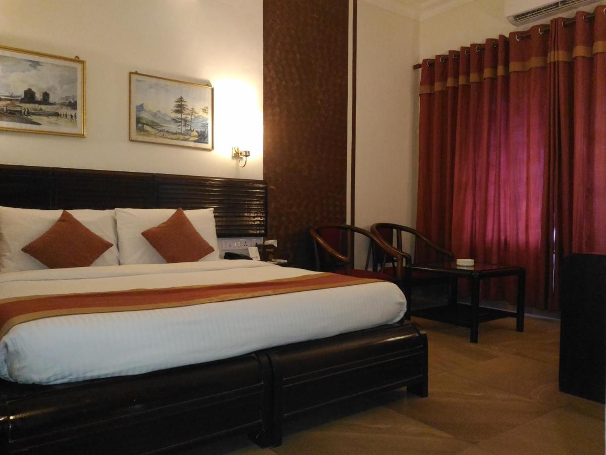 Yuvarani Residency Kochi Εξωτερικό φωτογραφία